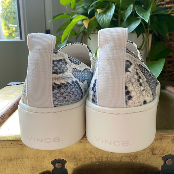 Vince Saxon - 2 H0081L2401 animal print slip on shoes sneakers - Picture 9 of 12